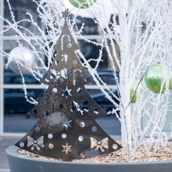 Sapin Corten extérieur dans un pot