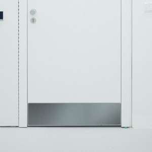 bas de porte aluminium brossé sur mesure