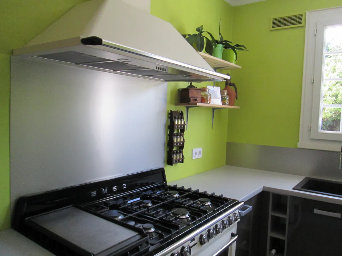 Raw aluminum splashback - Raw aluminum