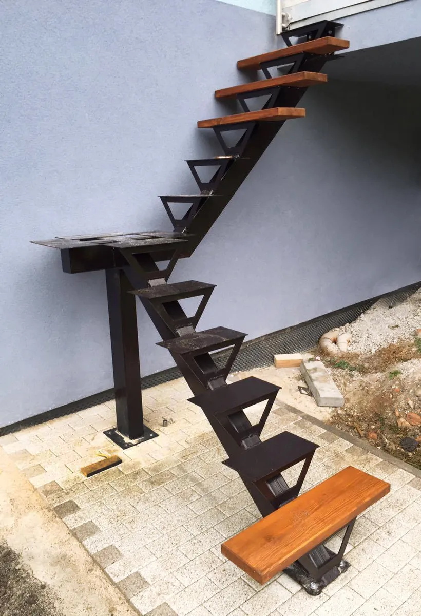 Raw steel staircase - Raw steel