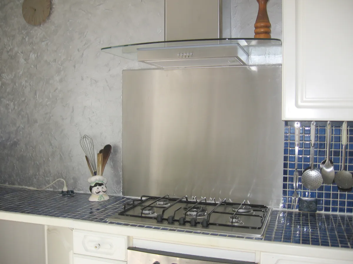 Brushed stainless splashback - Raw stainless steel