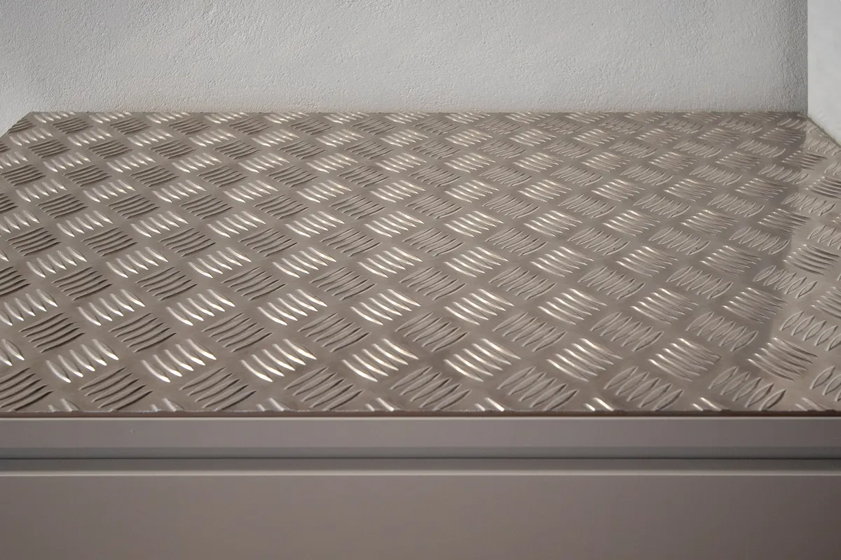 Workshop anti-slip countertop - Ribbed aluminum