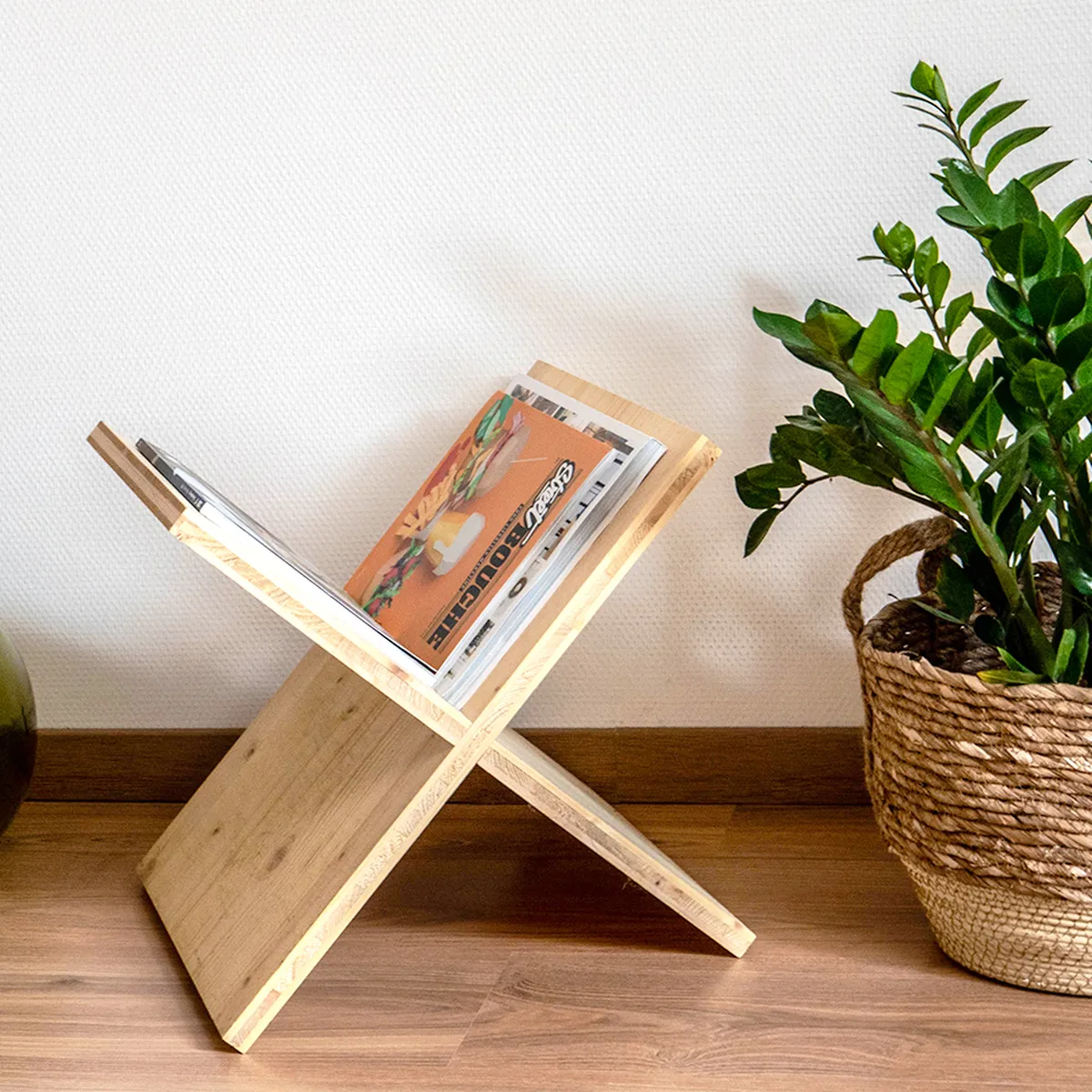 Designer magazine rack - Spruce plywood